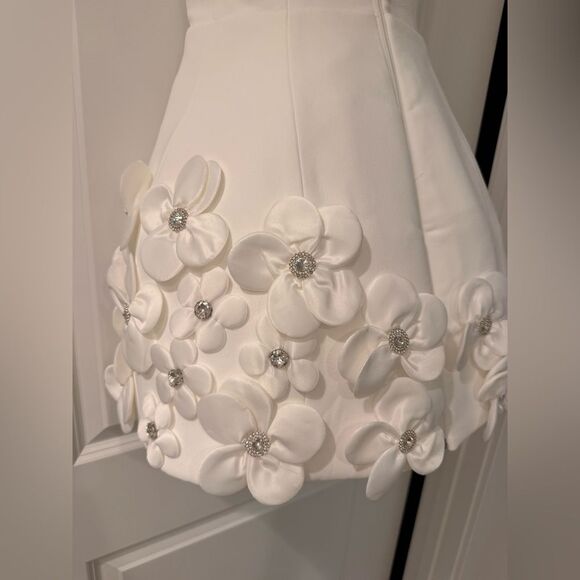 NWOT BRONX AND BANCO Estelle White Mini Dress , Elegant Floral Dress - Picture 13 of 16